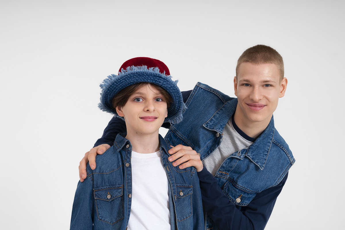 Como combinar roupas de irmãos Como combinar roupas de irmãos