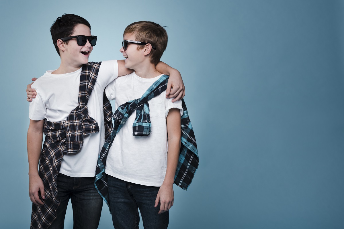 Como combinar roupas de irmãos Como combinar roupas de irmãos