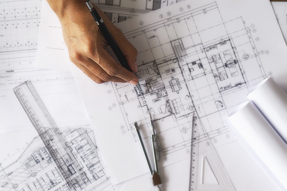 Projeto de arquitetura em cima da mesa